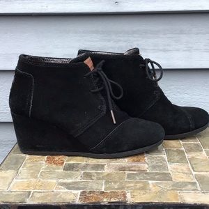 Toms Black Wedge Lace Up Bootie Size 8